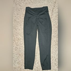 BOMBSHELL V leggings w/Scrunch booty - Size Large